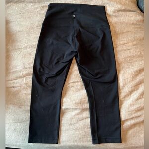 Lululemon Athletica Black Leggings (Crop)